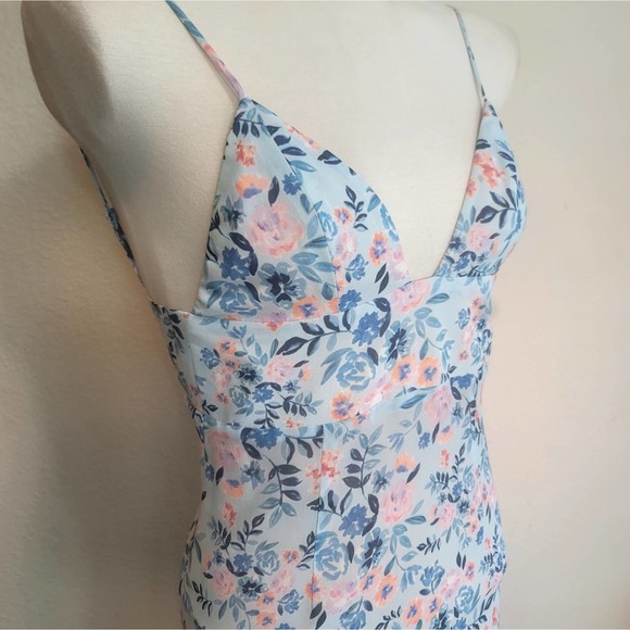 LOVERS + FRIENDS x REVOLVE AHAMANI ASYMMETRICAL GOWN IN BLUE MEADOW FLORAL XSMAL - Picture 7 of 16